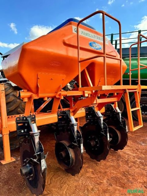 Adubador TT FertiMAX com Discos - Ano 2018 | Altinópolis/SP Imagem Adubador TT FertiMAX com Discos - Ano 2018 | Altinópolis/SP