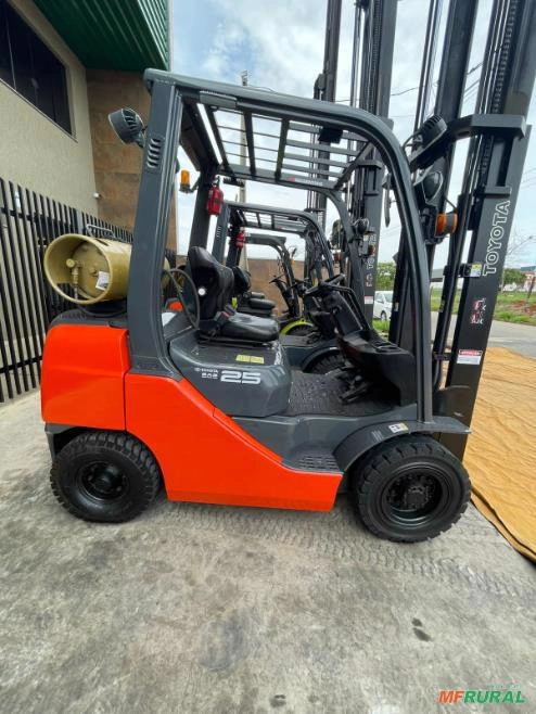 Empilhadeira Toyota 8FG25 Imagem Empilhadeira Toyota 8FG25