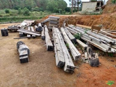 Imagem Madeira casa antiga demolição Imagem Madeira casa antiga demolição