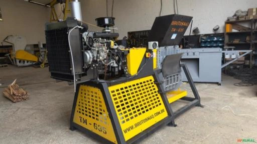 Triturador de Madeira com Pregos e Grampos móvel Imagem Triturador de Madeira com Pregos e Grampos móvel