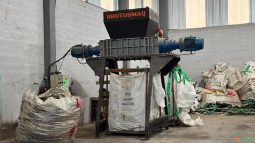 TRITURADOR SHREDDER PARA RESÍDUOS ELETRÔNICOS Imagem TRITURADOR SHREDDER PARA RESÍDUOS ELETRÔNICOS