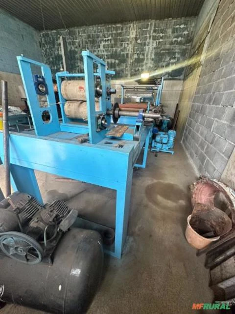 Máquina Produtora de Tapetes Higiênicos e Fraldas Geriátricas: Eficiência de 90 Peças por Minuto