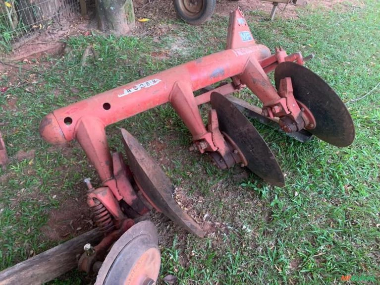 Arado 3 Discos MF Imagem Arado 3 Discos MF