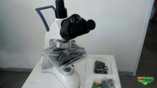 Microscópio LED Trinocular com bateria interna