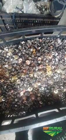 Compro sucata sobras de botões ribites plaquinhas de metal proveniestes de confecções Imagem Compro sucata sobras de botões ribites plaquinhas de metal proveniestes de confecções