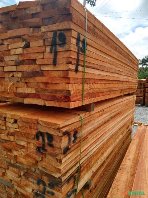 Madeira Serrada de Eucalipto Imagem Madeira Serrada de Eucalipto