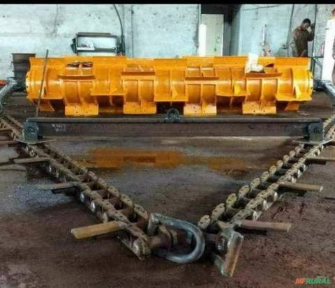 TRIÂNGULO COM ROLO FACA 3 mts Imagem TRIÂNGULO COM ROLO FACA 3 mts