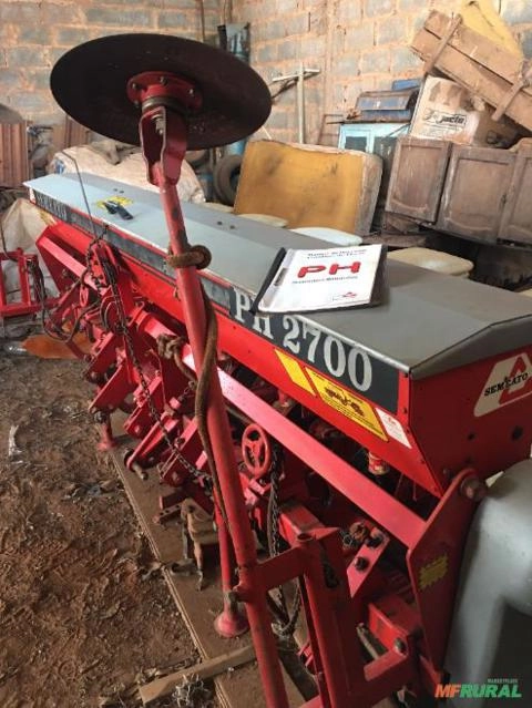 PLANTADEIRA 5 LINHAS SEMEATO PH 2700 Imagem PLANTADEIRA 5 LINHAS SEMEATO PH 2700