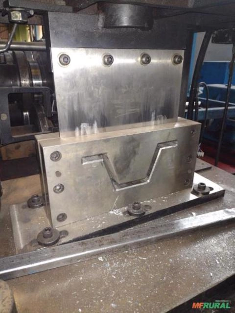 Imagem PERFILADEIRA DE MONTANTES DE SILOS Imagem PERFILADEIRA DE MONTANTES DE SILOS