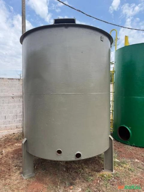 TANQUE EM AÇO CARBONO COM AGITADOR Imagem TANQUE EM AÇO CARBONO COM AGITADOR