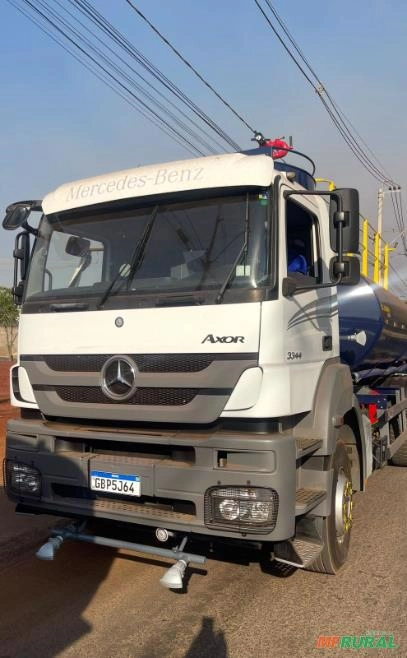 Caminhão Pipa MB 3344 6x4 Imagem Caminhão Pipa MB 3344 6x4