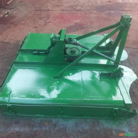 Roçadeira de Correias com 1,50m de corte marca Cemag Imagem Roçadeira de Correias com 1,50m de corte marca Cemag