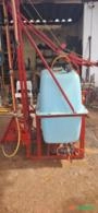 Pulverizador de 600 Litros com barras marca Montana Imagem Pulverizador de 600 Litros com barras marca Montana