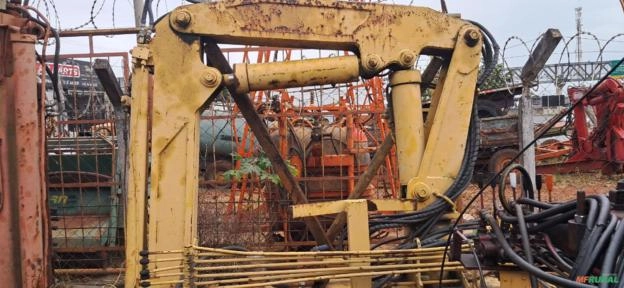 Guindaste "munck" Rodomaq GHR-8000 2H 2M Bomba E Grampos Imagem Guindaste "munck" Rodomaq GHR-8000 2H 2M Bomba E Grampos