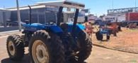 Trator New Holland 7630 4X4 Imagem Trator New Holland 7630 4X4
