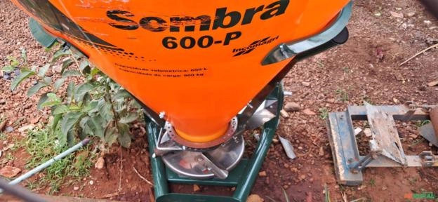 Semeadeira Adubadeira SEMBRA 600 INCOMAGRI Imagem Semeadeira Adubadeira SEMBRA 600 INCOMAGRI