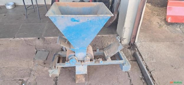 TRATADOR ACHATADOR DE GRÃOS Imagem TRATADOR ACHATADOR DE GRÃOS