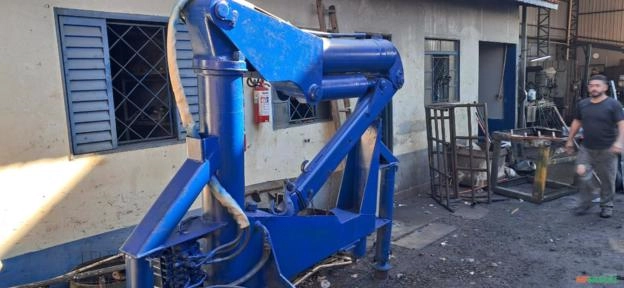 Guindaste marca Munck modelo M-640/18 Capacidade de 3.750kg Imagem Guindaste marca Munck modelo M-640/18 Capacidade de 3.750kg