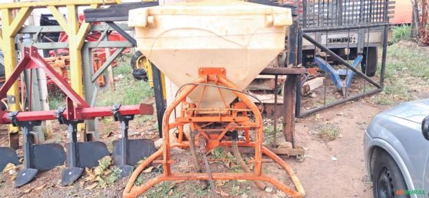 ADUBADEIRA MINAMI MODELO M-535H Imagem ADUBADEIRA MINAMI MODELO M-535H