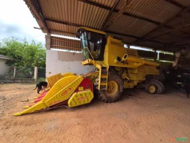 Colheitadeira New Holland 4040 ano 89 Imagem Colheitadeira New Holland 4040 ano 89