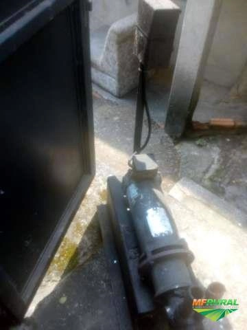 Imagem Conjunto bomba de irrigação de alta pressão e distancia Imagem Conjunto bomba de irrigação de alta pressão e distancia