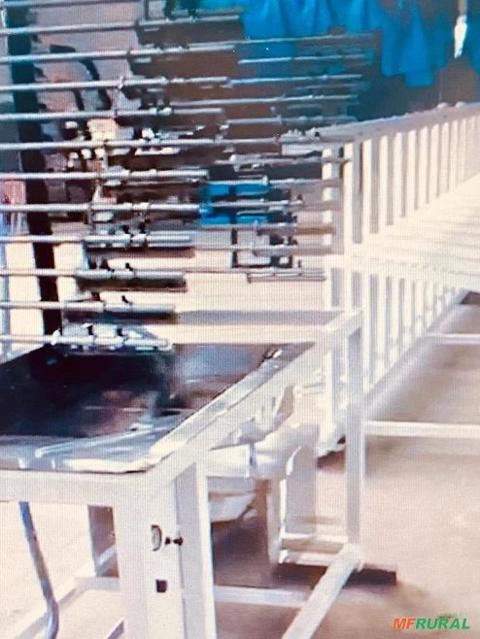 Imagem MÁQUINA PARA FABRICAÇÃO DE CANTONEIRAS DE PAPELÃO Imagem MÁQUINA PARA FABRICAÇÃO DE CANTONEIRAS DE PAPELÃO