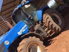 Trator New Holland T8.295 4x4 ano 14