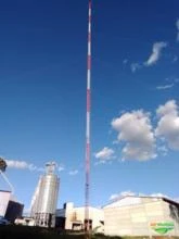 Torre estaiada com de até 100m de altura