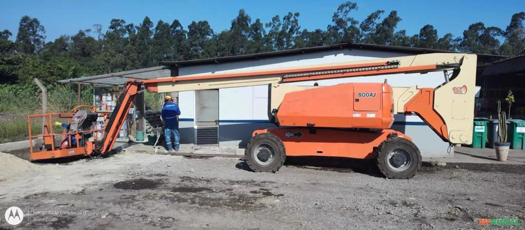 PLATAFORMA AÉREA JLG 800AJ ANO 2012