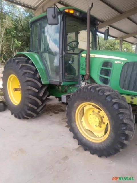 Trator John Deere 6110J Imagem Trator John Deere 6110J