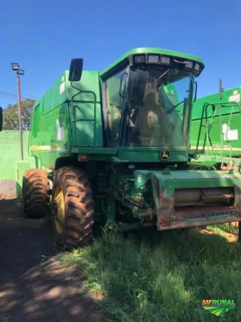 Colheitadeira de grãos John Deere 9750 STS ANO 2002