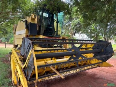 Imagem COLHEITADEIRA NEW HOLLAND 8040 Imagem COLHEITADEIRA NEW HOLLAND 8040