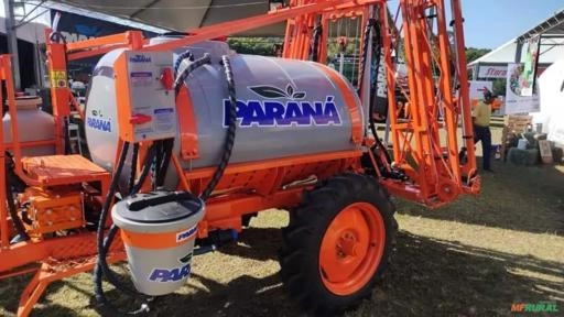 PULVERIZADOR 2.000 LITROS com 20 METROS de BARRA VERTICAL Imagem PULVERIZADOR 2.000 LITROS com 20 METROS de BARRA VERTICAL