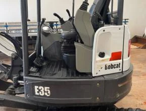 Mini - Escavadeira Bobcat E35 2018