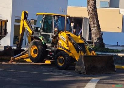 Retro Escavadeira JCB 3CX 2019