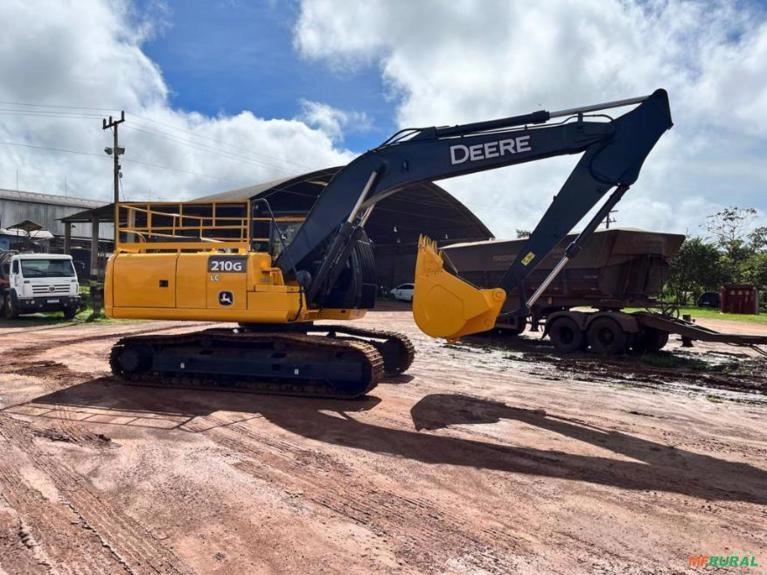 Escavadeira John Deere 210G 2015 Imagem Escavadeira John Deere 210G 2015