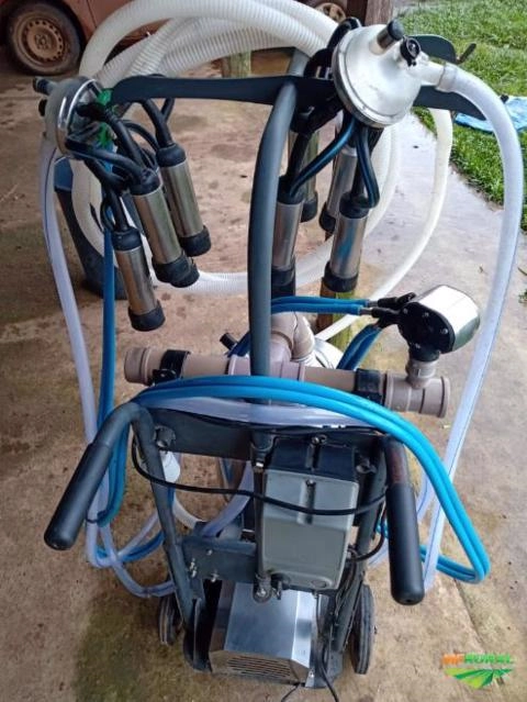 Ordenhadeiro com transferidor Imagem Ordenhadeiro com transferidor