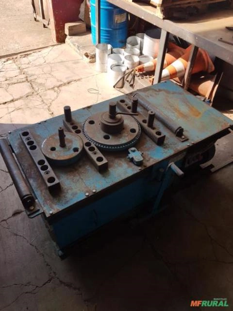 MÁQUINA DE DOBRAR VERGALHAO NEOCOUDE 50 DA TRILLOR MONTANA Imagem MÁQUINA DE DOBRAR VERGALHAO NEOCOUDE 50 DA TRILLOR MONTANA