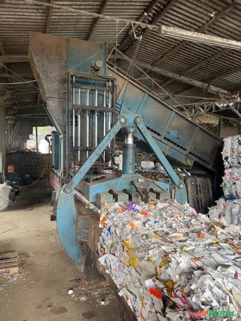 Prensa enfardadeira totalmente automática horizontal premer pp50 Imagem Prensa enfardadeira totalmente automática horizontal premer pp50