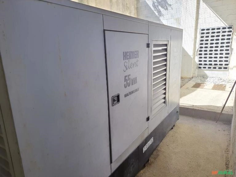 GERADOR DE ENERGIA 55/50 KVA/ ANO 2012/ 375 HRS/ PAINEL DE COMANDO ANALÓGICO Imagem GERADOR DE ENERGIA 55/50 KVA/ ANO 2012/ 375 HRS/ PAINEL DE COMANDO ANALÓGICO