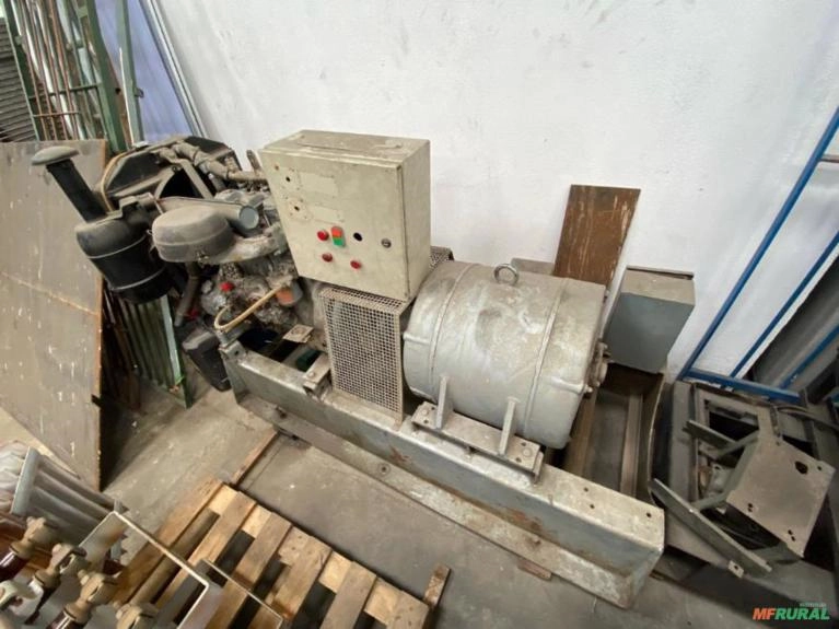 GERADOR ENERGIA 30KVA MOTOR MWM D229/3 (3 CILINDROS) Imagem GERADOR ENERGIA 30KVA MOTOR MWM D229/3 (3 CILINDROS)