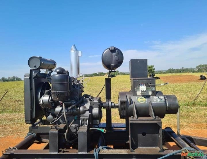 GERADOR DE ENERGIA 15 KVA/ ANO 1991/ 300 HRS/ REVISADO/ C / GARANTIA Imagem GERADOR DE ENERGIA 15 KVA/ ANO 1991/ 300 HRS/ REVISADO/ C / GARANTIA