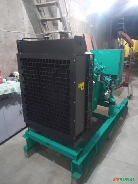 GERADOR DE ENERGIA 212/200 KVA/ ANO 2011/ C/ (Q.T.A) Imagem GERADOR DE ENERGIA 212/200 KVA/ ANO 2011/ C/ (Q.T.A)