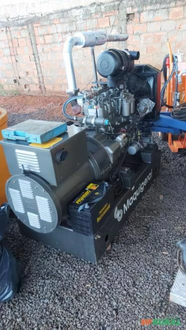 GERADOR DE ENERGIA 55/50 KVA/ ANO: 2004