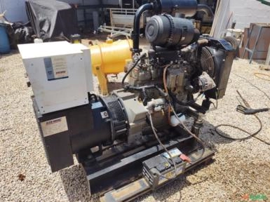 GERADOR DE ENERGIA 55/50 KVA/ ANO: 2011 Imagem GERADOR DE ENERGIA 55/50 KVA/ ANO: 2011