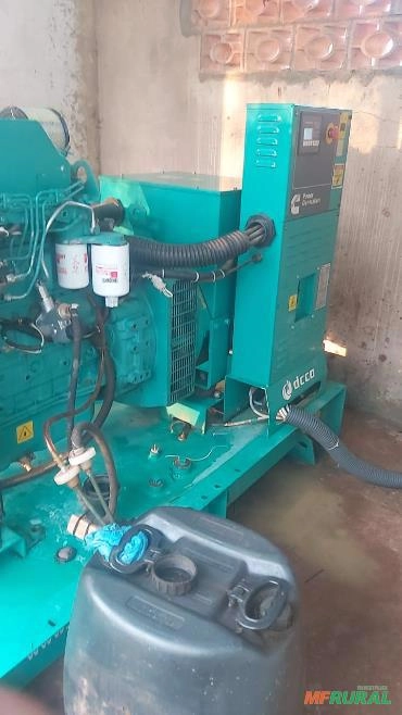 Imagem GERADOR DE ENERGIA 115/100 KVA/ ANO 2013/ PAINEL DE COMANDO DIGITAL Imagem GERADOR DE ENERGIA 115/100 KVA/ ANO 2013/ PAINEL DE COMANDO DIGITAL