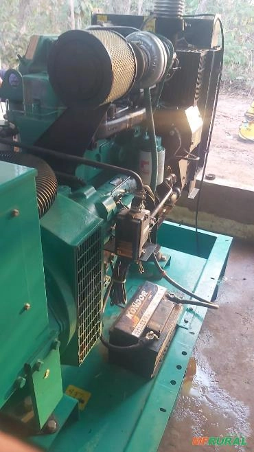 Imagem GERADOR DE ENERGIA 115/100 KVA/ ANO 2013/ PAINEL DE COMANDO DIGITAL Imagem GERADOR DE ENERGIA 115/100 KVA/ ANO 2013/ PAINEL DE COMANDO DIGITAL