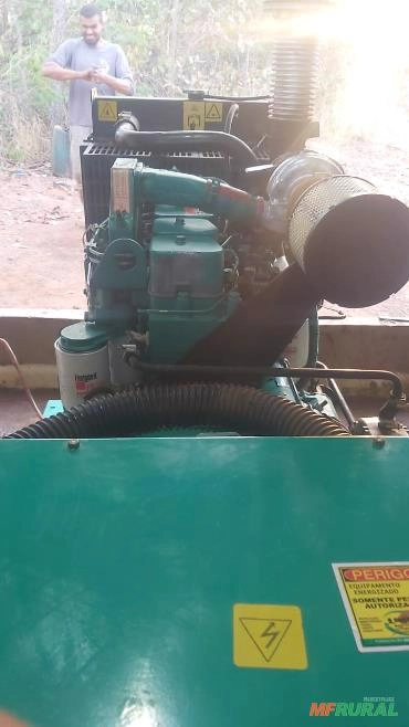 Imagem GERADOR DE ENERGIA 115/100 KVA/ ANO 2013/ PAINEL DE COMANDO DIGITAL Imagem GERADOR DE ENERGIA 115/100 KVA/ ANO 2013/ PAINEL DE COMANDO DIGITAL