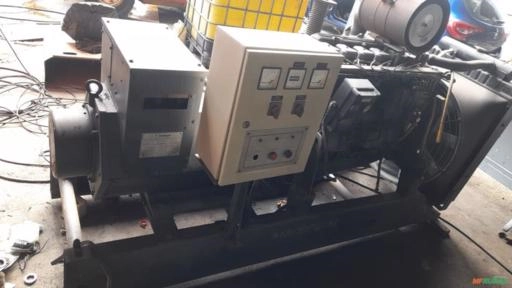 GERADOR DE ENERGIA 150 KVA/ ANO 1998/ 759 HRS/ PAINEL DE COMANDO ANALÓGICO Imagem GERADOR DE ENERGIA 150 KVA/ ANO 1998/ 759 HRS/ PAINEL DE COMANDO ANALÓGICO