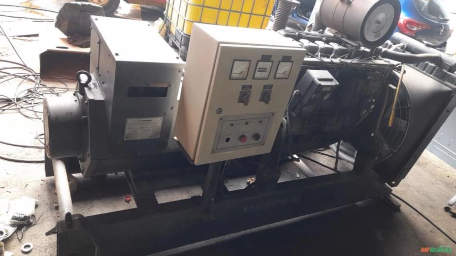 GERADOR DE ENERGIA 150 KVA/ ANO 1998/ 759 HRS/ PAINEL DE COMANDO ANALÓGICO Imagem GERADOR DE ENERGIA 150 KVA/ ANO 1998/ 759 HRS/ PAINEL DE COMANDO ANALÓGICO